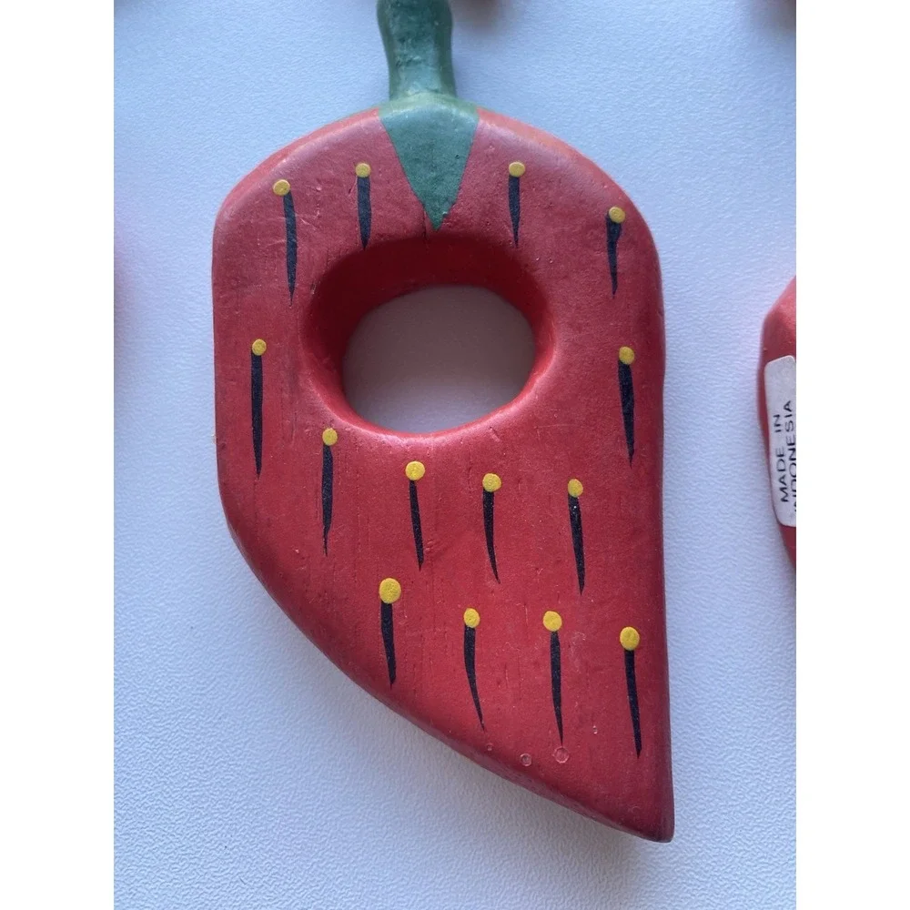 Set of 8 Wooden‎ Strawberry Summer Napkin Rings - Hand Painted Fruit Table Decor
